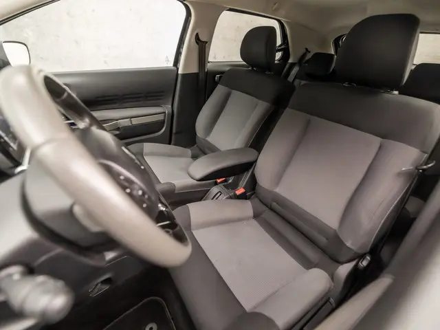 Citroën C4 Cactus 1.2 PureTech Shine 2016 Benzine 11