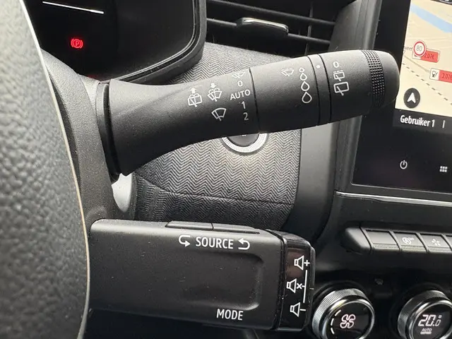 Renault Clio 1.0 TCe 90 GPF techno 2024 Benzine 9