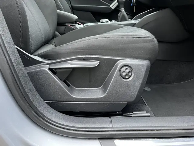 Audi Q2 30 TFSI Business Edition 2021 Benzine 25
