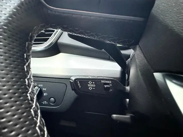 Audi Q5 50 TFSI e S edition 2021 Hybride Benzine 29