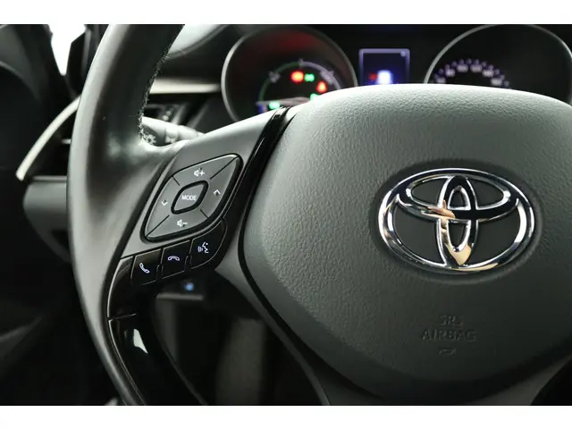 Toyota C-HR 1.8 Hybrid Style 2019 Hybride Benzine 19