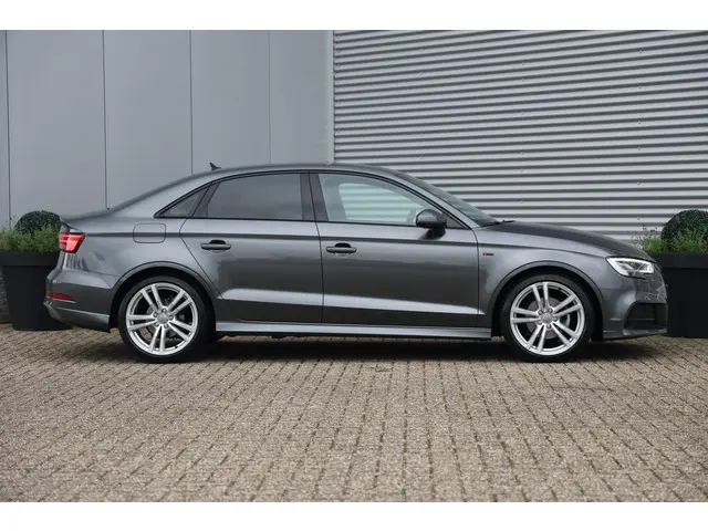 Audi A3 Limousine 30 TFSI 3x S-line 2020 Benzine 2
