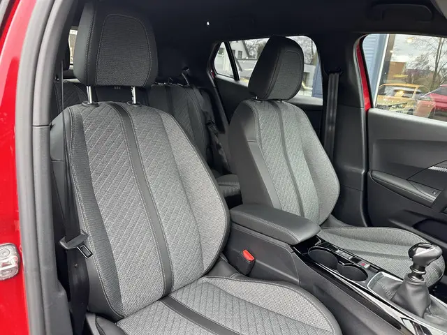 Peugeot 2008 1.2 Turbo 100 PK Allure 2024 Benzine 31