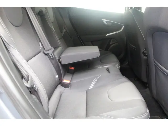 Volvo V40 2.0 T3 Nordic+ 2016 Benzine 11