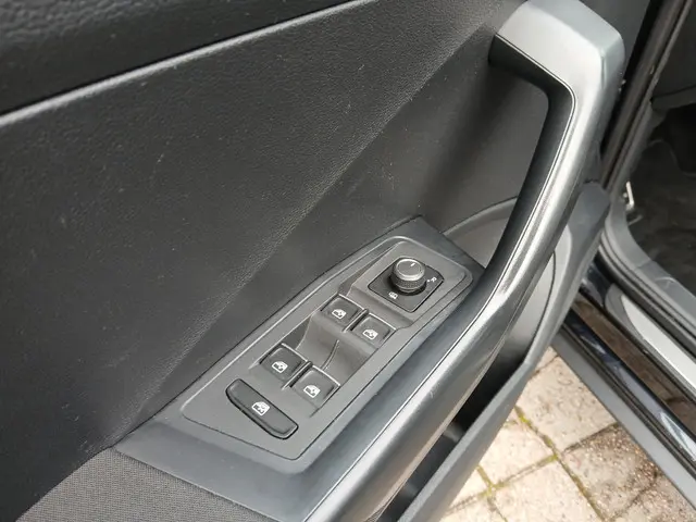 Volkswagen T-Roc 1.5 TSI Sport 2018 Benzine 11