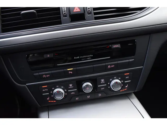 Audi A6 Avant 2.0 TFSI quattro S-line 2016 Benzine 16