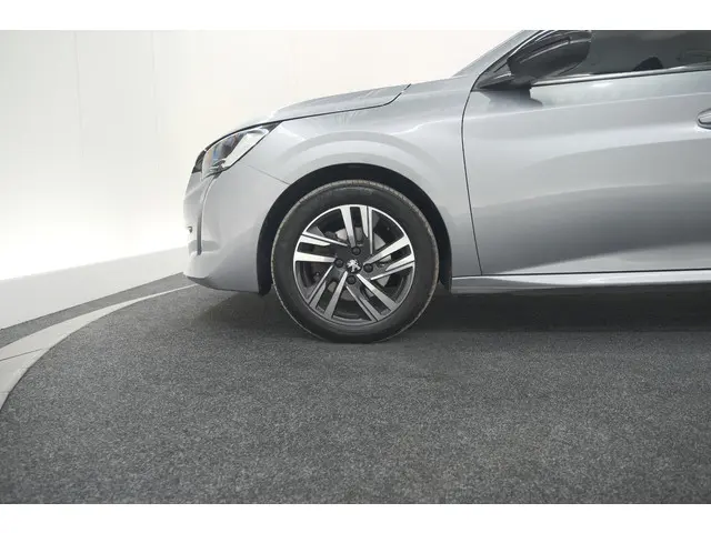 Peugeot 208 PureTech 100 EAT8 Active Pack 2023 Benzine 16