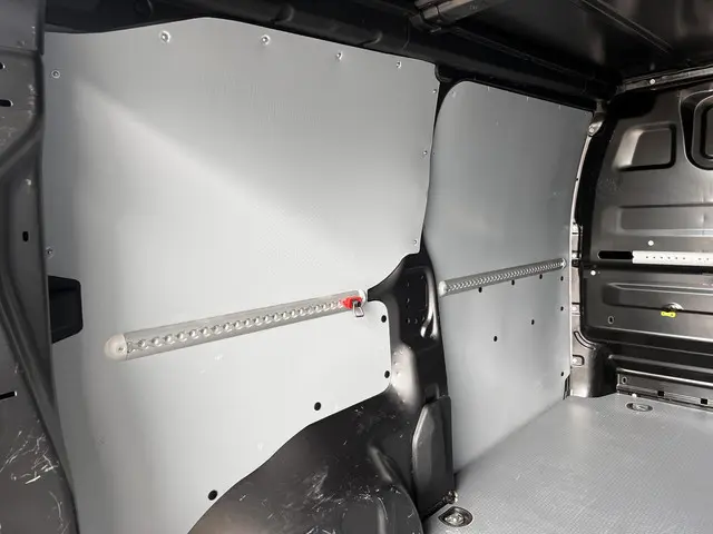 Peugeot Expert 2.0 BlueHDI 145 S&S 2023 Diesel 25