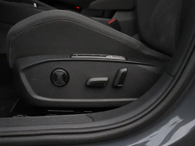 Volkswagen Golf 1.4 eHybrid 2021 Hybride Benzine 17