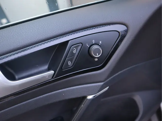 Volkswagen Golf Variant Highline 1.2 TSI 2016 Benzine 24