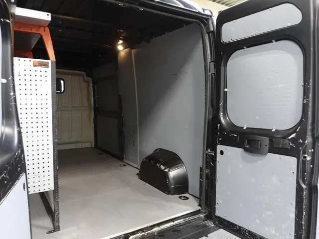 Peugeot Boxer 165PK L3H2 Premium 2021 Diesel 11