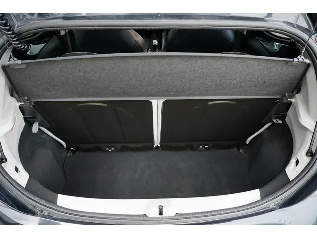 Toyota Aygo 1.0 VVT-i x-clusiv 2014 Benzine 34