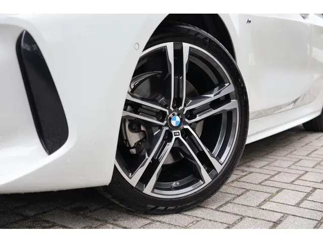 BMW 1 Serie 116i High Executive 2022 Benzine 3