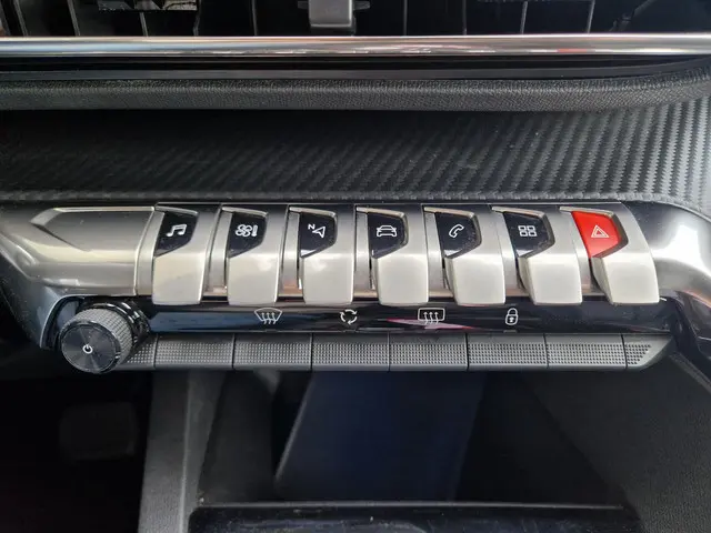 Peugeot 3008 1.2 Hybrid 136 Allure 2024 Hybride Benzine 22