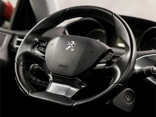 Peugeot 308 1.2 e-THP Sport 2014 Benzine 19
