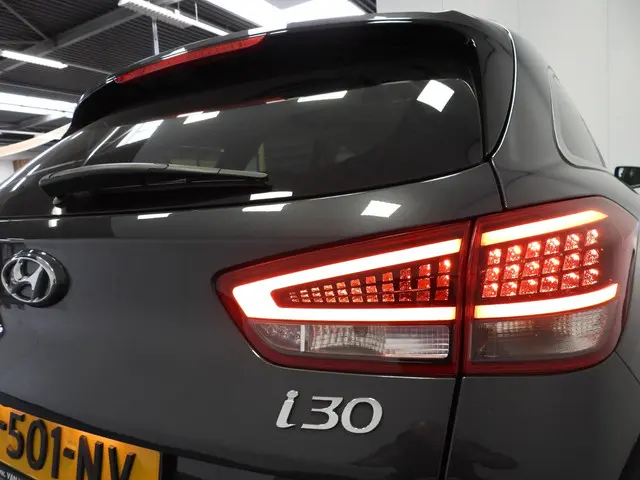 Hyundai i30 Wagon 1.5 T-GDi MHEV Premium 2022 Benzine 32
