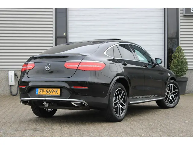 Mercedes-Benz GLC Coupé 250 4M AMG 2019 Benzine 6