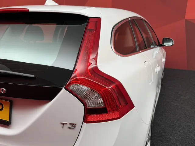 Volvo V60 1.5 T3 Polar+ 2018 Benzine 24