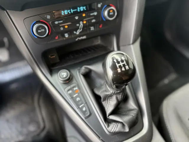 Ford Focus Wagon 1.0 Trend Edition 2015 Benzine 14