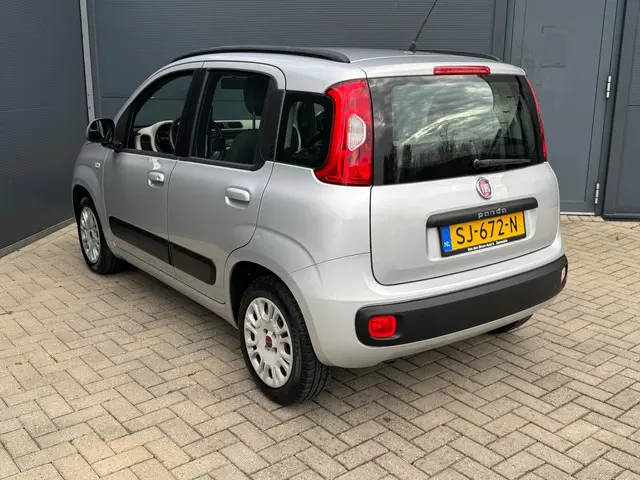 Fiat Panda 1.2 Lounge / Airco 2016 Benzine 2