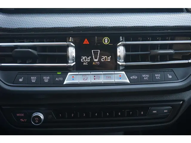 BMW 1 Serie 118i 2024 Benzine 17