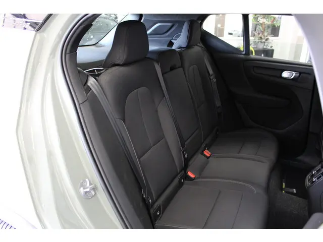 Volvo XC40 Recharge Plus 70 kWh 2022 Elektrisch 17