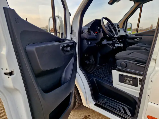 Mercedes-Benz Sprinter 211 1.9 CDI L2 H2 2022 Diesel 16