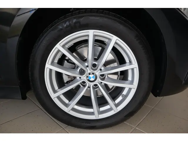 BMW 3 Serie Touring 320i 2020 Benzine 6
