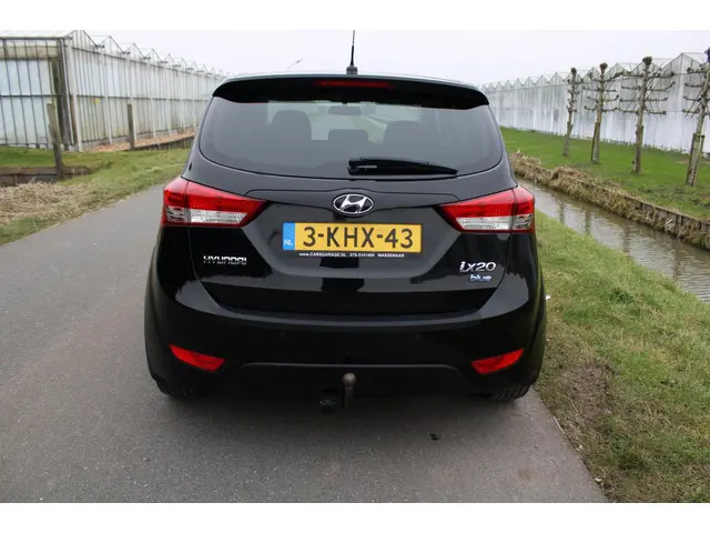 Hyundai ix20 1.4i i-Magine met Navigatie 2013 Benzine 7