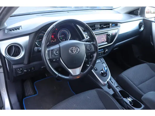Toyota Auris 1.8 Hybrid Aspiration 2013 Hybride Benzine 6