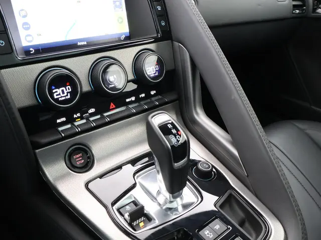 Jaguar F-Type 3.0 V6 340 PK COUPÉ 2017 Benzine 19