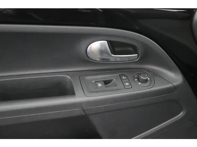 Volkswagen up! 1.0 cheer up! BlueMotion 2013 Benzine 27