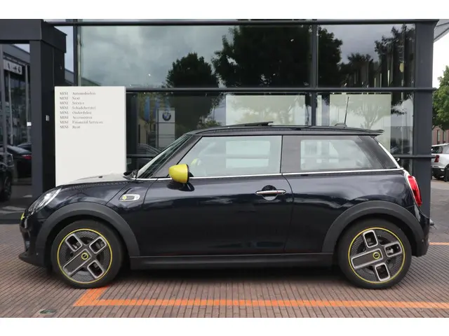 MINI Electric Yours 2020 Elektrisch 4