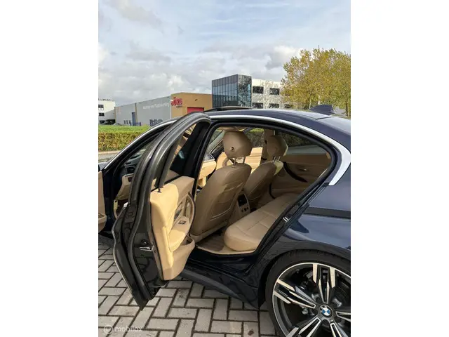 BMW 3 Serie 328i xDrive 2014 Benzine 17