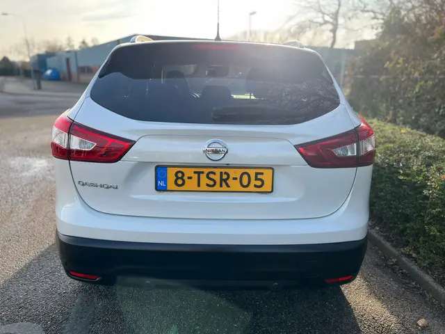Nissan QASHQAI 1.2 Premier Edition 2014 Benzine 6