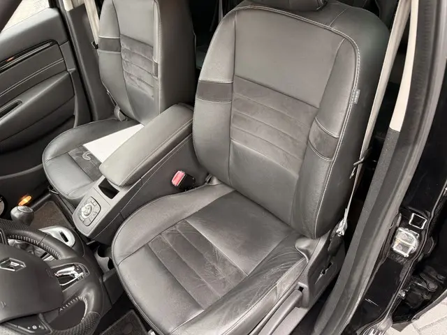 Renault Scénic 1.2 TCe Bose 2014 Benzine 14