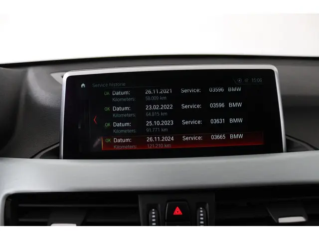 BMW X1 SDrive20i Orange Edition II 2018 Benzine 23