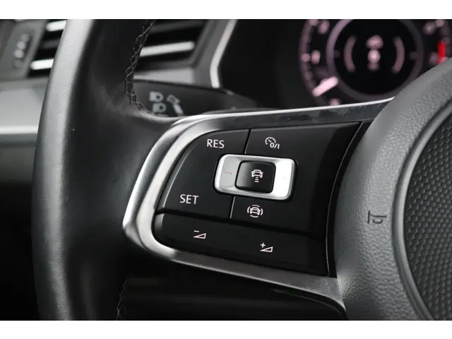 Volkswagen Arteon 1.5 TSI Business R 2019 Benzine 40