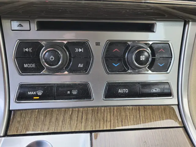 Jaguar XF 3.0D–LEER –CAMERA -NAVI –18” 2012 Diesel 23