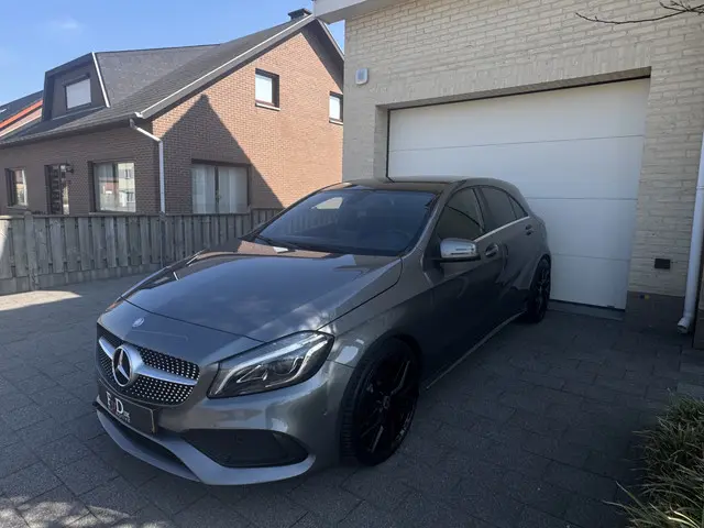 Mercedes-Benz A-Klasse 180 AMG 2016 Benzine 12