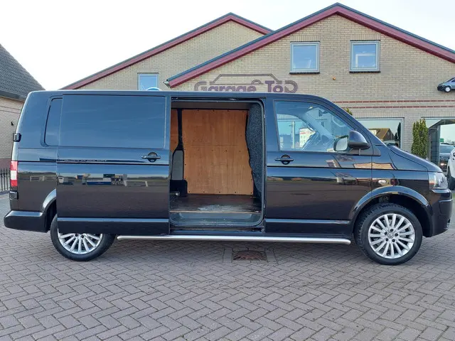 Volkswagen Transporter 2.0 TDI L2H1 2014 Diesel 8