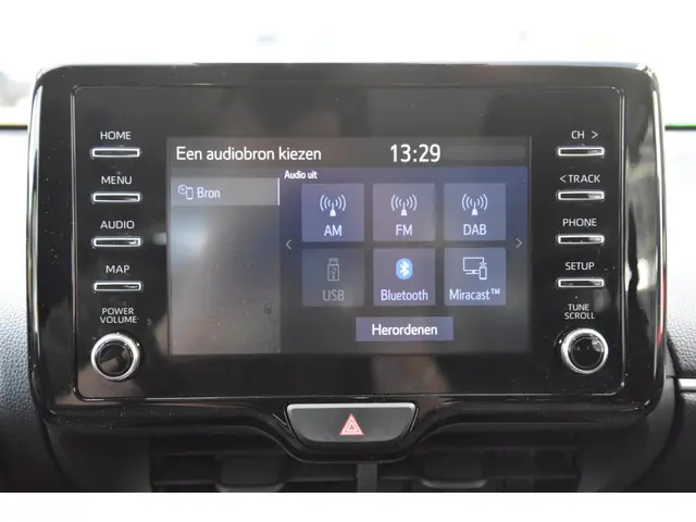 Toyota Yaris 1.5 Hybrid automaat 2022 Hybride Benzine 13