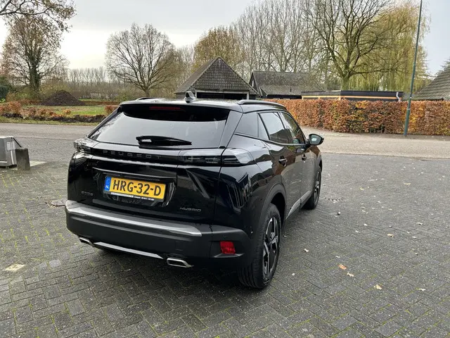 Peugeot 2008 1.2 Hybrid 145 Allure 2025 Hybride Benzine 7