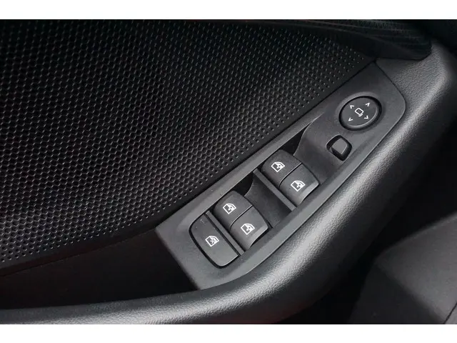 BMW 1 Serie 118i 2020 Benzine 24