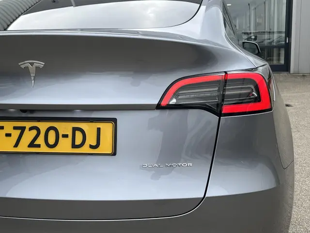 Tesla Model Y Long Range AWD 75 kWh 2023 Elektrisch 51