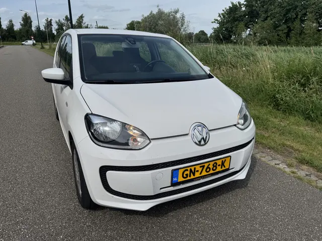 Volkswagen up! 3
