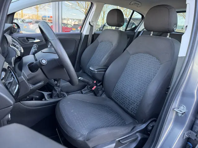 Opel Corsa 1.4 Edition 2015 Benzine 4