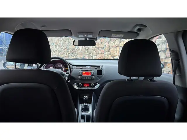 Kia Rio 1.4 CVVT ExecutiveLine 2014 Benzine 18