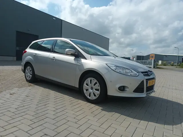 Ford Focus Wagon 1.0 EcoBoost Trend 2013 Benzine 3