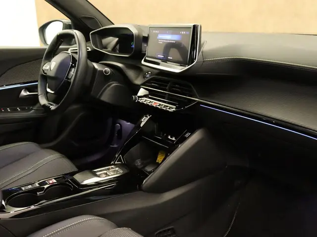 Peugeot e-2008 EV GT 54 kWh 2023 Elektrisch 6